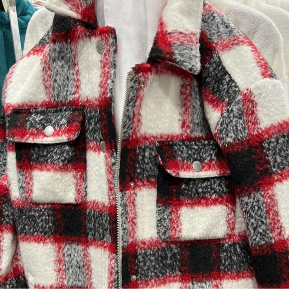 Levi’s Shacket - Picture 2 of 3